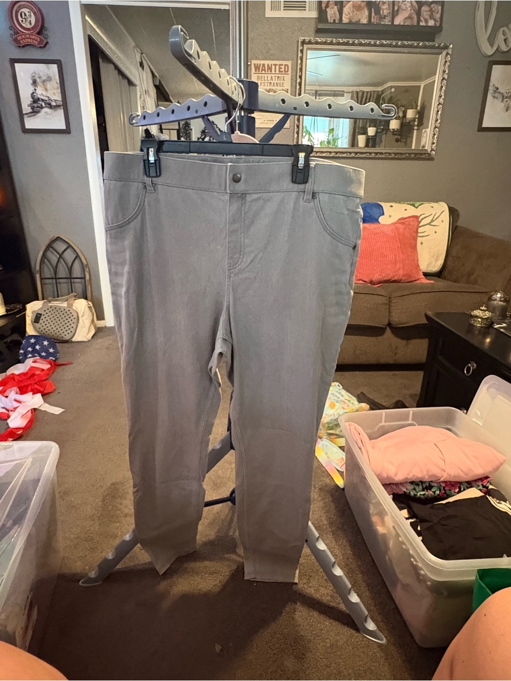 Hue Gray Stretch Jeggings